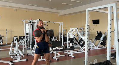 "Медалі перестав рахувати": як гирьовик Іван Макаренко з Рівненщини став чемпіоном світу