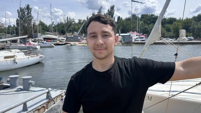 «Займаюсь цим з дитинства»: у Миколаєві відбулась регата на підтримку ЗСУ