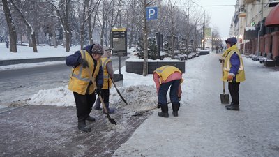 Гарячі напої для комунальників: у Чернігові низка кафе безплатно пригощають комунальників Гарячі напої для комунальників: у Чернігові низка кафе безплатно пригощають комунальників