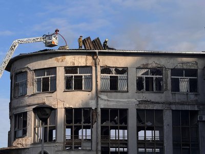 Будували викладачі та студенти: у Дніпрі обстріл РФ пошкодив культурну пам’ятку — "Старий корпус Будівельного інституту"