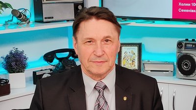 Директор навчально-методичного центру професійно-технічної освіти у Чернігівській області Віктор Гріненко розповідає про кулінарний та будівельний хаби у Чернігові Директор навчально-методичного центру професійно-технічної освіти у Чернігівській області Віктор Гріненко розповідає про кулінарний та будівельний хаби у Чернігові