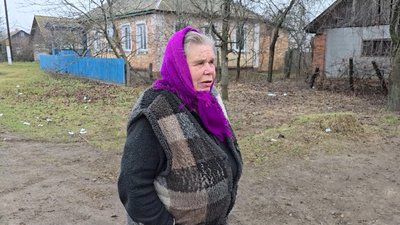Трактор, в який влучив дрон, стояв біля дому, де живе сім'я з дітьми: подробиці атаки РФ по Іванівці на Семенівщині Трактор, в який влучив дрон, стояв біля дому, де живе сім'я з дітьми: подробиці атаки РФ по Іванівці на Семенівщині