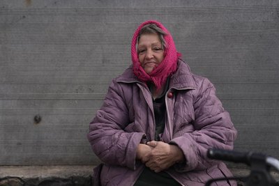 "Страшно... Трусяться і ноги, і руки, і все на світі". Репортаж з прифронтового Чаплиного на Дніпропетровщині "Страшно... Трусяться і ноги, і руки, і все на світі". Репортаж з прифронтового Чаплиного на Дніпропетровщині