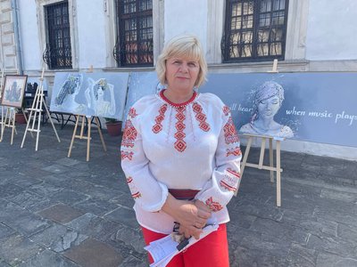 "Мистецтво, як зброя": на Тернопільщині під час акції збирали гроші для ЗСУ "Мистецтво, як зброя": на Тернопільщині під час акції збирали гроші для ЗСУ