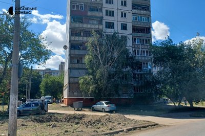 вирва наслідки обстрілу РСЗВ "Смерч" армія РФ поранені руйнування Краматорськ Донецька область вирва наслідки обстрілу РСЗВ "Смерч" армія РФ поранені руйнування Краматорськ Донецька область