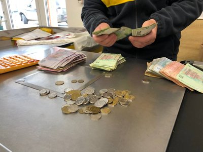 Зібрали понад 14 тисяч гривень: на Миколаївщині діти купили буржуйки для військових