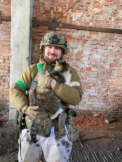 "Вставимо протез та буду далі воювати.” Боєць 3 ОШБ на позивний Акєлла повернувся на фронт після ампутації