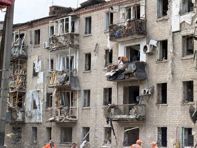 "Чоловіка ледь не винесло з квартири вибуховою хвилею". Що розповіли дніпряни про ніч масованих ударів "Чоловіка ледь не винесло з квартири вибуховою хвилею". Що розповіли дніпряни про ніч масованих ударів