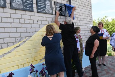 Відкриття меморіальної дошки Володимиру Шандрі Відкриття меморіальної дошки Володимиру Шандрі