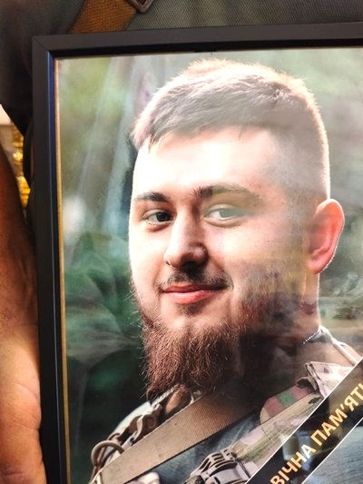 На Полтавщині попрощалися з Артемом Величком та Юрієм Ожгибісовим На Полтавщині попрощалися з Артемом Величком та Юрієм Ожгибісовим