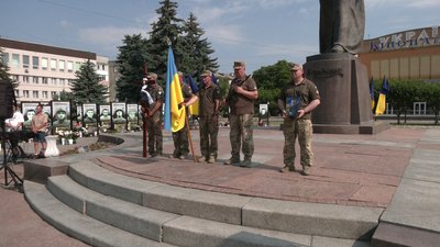 Із 41-річним солдатом Сергієм Дроновим попрощалися у Рівному Із 41-річним солдатом Сергієм Дроновим попрощалися у Рівному
