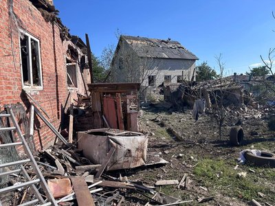 Пошкоджені оселі внаслідок російського удару по Ізюму Пошкоджені оселі внаслідок російського удару по Ізюму