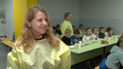 «Діти просять суші»: як в одній зі шкіл Чернігова запросили батьків скуштувати страви зі шкільного меню «Діти просять суші»: як в одній зі шкіл Чернігова запросили батьків скуштувати страви зі шкільного меню