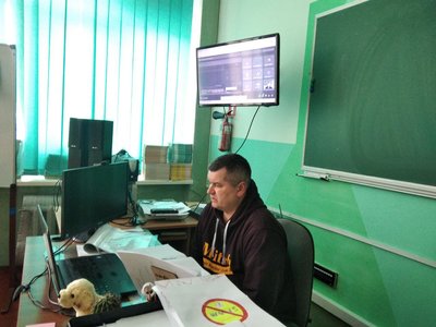 Онлайн-уроки без електрики: як в житомирському ліцеї проводять заняття під час відключень світла Онлайн-уроки без електрики: як в житомирському ліцеї проводять заняття під час відключень світла