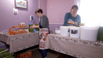 "Щоб їм смакувало там рідним домом": на Вінниччині волонтерки готують страви оборонцям на фронт "Щоб їм смакувало там рідним домом": на Вінниччині волонтерки готують страви оборонцям на фронт