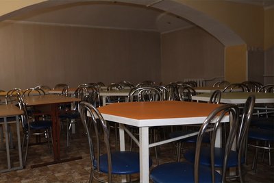 Приміщення їдальні в Чернівецькому ліцеї №5 Приміщення їдальні в Чернівецькому ліцеї №5