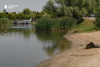 Прибирають сміття та перевіряють дно: як працюють водолази на річці Турунчук на Одещині