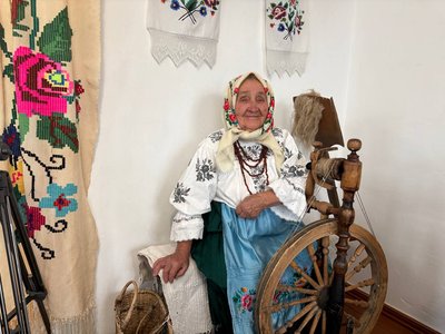 «Бовсунівським бабусям» — 20 років: як колектив зберігає автентичні пісні Житомирського Полісся