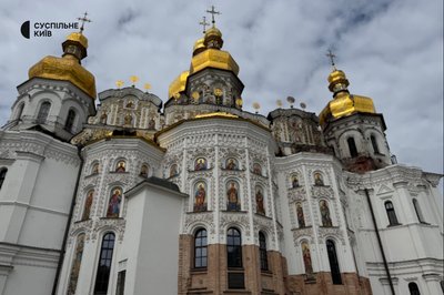 Працювали усю ніч: у Києво-Печерській лаврі тривають аварійно-відновлювальні роботи Працювали усю ніч: у Києво-Печерській лаврі тривають аварійно-відновлювальні роботи