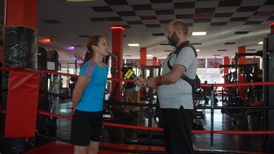 "Я знаю, що це буде важко". Як у Сумах тренуються дівчата-боксерки