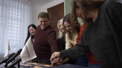 У Вінниці погасили поштову марку "Країна волонтерів" У Вінниці погасили поштову марку "Країна волонтерів"