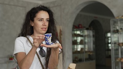 "В мене в коробках, а тут — музей": одеситка передала вінничанці свою колекцію мініатюрних черевичків "В мене в коробках, а тут — музей": одеситка передала вінничанці свою колекцію мініатюрних черевичків