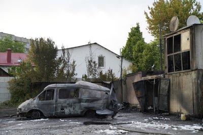 У Харкові горіла станція техобслуговування. Вогонь охопив гаражні бокси та п'ять автомобілів, 22 травня 2026 року У Харкові горіла станція техобслуговування. Вогонь охопив гаражні бокси та п'ять автомобілів, 22 травня 2026 року