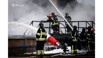 Атака на Ніжинський район: росіяни дронами атакували об’єкт цивільної інфраструктури Атака на Ніжинський район: росіяни дронами атакували об’єкт цивільної інфраструктури