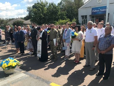 "Молимось… Чекаємо…": в Андрушівці на Алеї Героїв відкрили стелу безвісти зниклим героям російсько-української війни "Молимось… Чекаємо…": в Андрушівці на Алеї Героїв відкрили стелу безвісти зниклим героям російсько-української війни