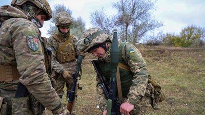 тренування навчання 56 окрема мотопіхотна Маріупольська бригада бійці новобранці Донецька область тренування навчання 56 окрема мотопіхотна Маріупольська бригада бійці новобранці Донецька область