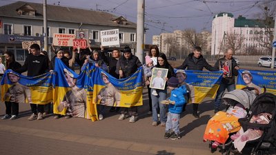 У Вінниці під час хвилини мовчання вшанували пам'ять полеглого Михайла Насадюка У Вінниці під час хвилини мовчання вшанували пам'ять полеглого Михайла Насадюка
