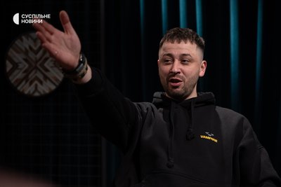 Командир 20-ї окремої бригади безпілотних систем "К-2" Кирило Верес під час інтервʼю Суспільному, Київ, 27 лютого 2026 року Командир 20-ї окремої бригади безпілотних систем "К-2" Кирило Верес під час інтервʼю Суспільному, Київ, 27 лютого 2026 року