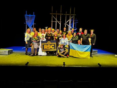 Театр-студія переселенців "УЖіК": історії людей, що його творять
