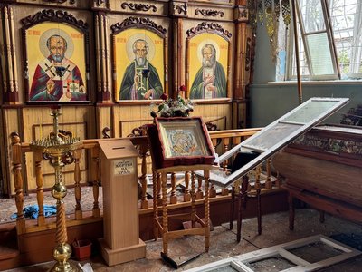 Армійці РФ вдарили по Шосткинській громаді на Сумщині: пошкоджено храм та будинки Армійці РФ вдарили по Шосткинській громаді на Сумщині: пошкоджено храм та будинки