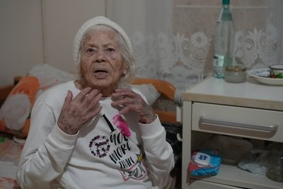 Евакуювали з дому через безпекову ситуацію: історія 105-річної жительки Херсона Евакуювали з дому через безпекову ситуацію: історія 105-річної жительки Херсона