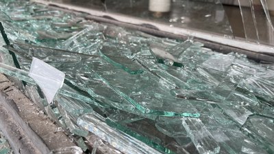розбите скло з вікон харківського цирку розбите скло з вікон харківського цирку