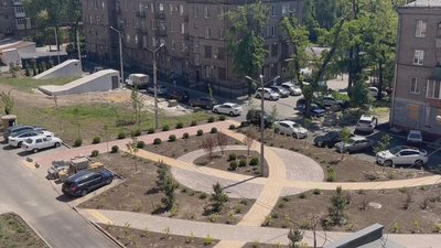 Під’їзд, якого не стало. Як у Запоріжжі відновлюється будинок на Соборному