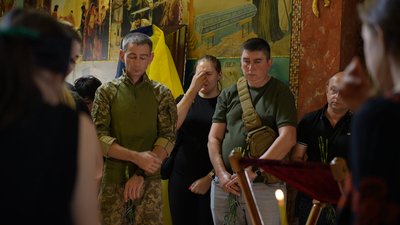 У Сумах поховали військовослужбовця Михайла Рєзанова У Сумах поховали військовослужбовця Михайла Рєзанова