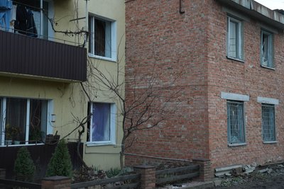 "Все на нас посипалося": очевидці про обстріл Сум "Все на нас посипалося": очевидці про обстріл Сум