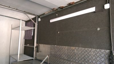 Хмельницькі волонтери готують п’ять спеціальних автомобілів для передачі ЗСУ