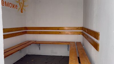 У Миколаєві встановили два нові мобільні укриття У Миколаєві встановили два нові мобільні укриття