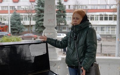 "Піаніно розстроєне, не грає, клавіша западає". Чому прибрали піаніно з Сумської Альтанки? "Піаніно розстроєне, не грає, клавіша западає". Чому прибрали піаніно з Сумської Альтанки?