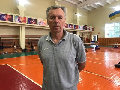 Тренер волейболісток з Житомира, які входять у жіночу збірну України з волейболу сидячи, Анатолій Денисовець Тренер волейболісток з Житомира, які входять у жіночу збірну України з волейболу сидячи, Анатолій Денисовець