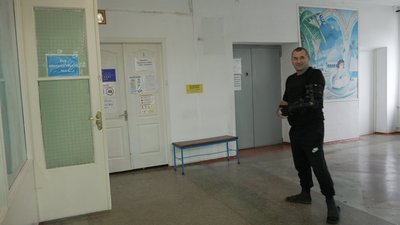 Куля пройшла наскрізь, зламала ребра: на Вінниччині оборонець лікується після поранення Куля пройшла наскрізь, зламала ребра: на Вінниччині оборонець лікується після поранення