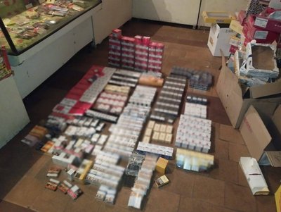 На Дніпропетровщині вилучили з незаконного обігу спиртне та сигарети на майже 150 тисяч гривень На Дніпропетровщині вилучили з незаконного обігу спиртне та сигарети на майже 150 тисяч гривень