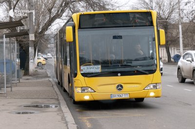 Безоплатні соціальні автобуси в Одесі: як вони працюють замість трамваїв і тролейбусів Безоплатні соціальні автобуси в Одесі: як вони працюють замість трамваїв і тролейбусів