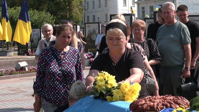 З військовослужбовцями Євгеном Кісельовим та Євгеном Ковальчуком попрощалися у Рівному З військовослужбовцями Євгеном Кісельовим та Євгеном Ковальчуком попрощалися у Рівному