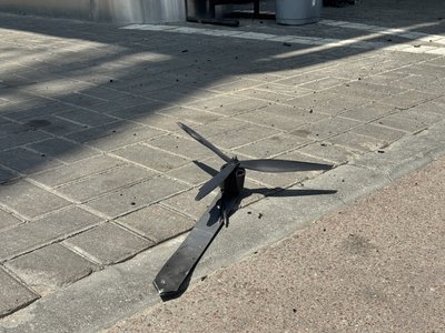 Уламки дрона на АЗС, яку атакувала російська армія у Немишлянському районі Харкова 22 липня 2026 року Уламки дрона на АЗС, яку атакувала російська армія у Немишлянському районі Харкова 22 липня 2026 року