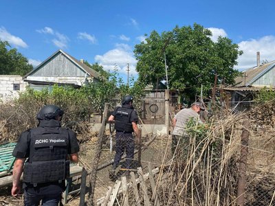 Піротехніки з Рівненщини проводять розмінування Піротехніки з Рівненщини проводять розмінування