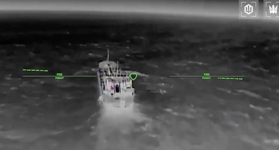 Azaq deñizinde ukrayin dronları Qırım içün benzin taşığan eki tankerni urdı — "Madâr" Azaq deñizinde ukrayin dronları Qırım içün benzin taşığan eki tankerni urdı — "Madâr"